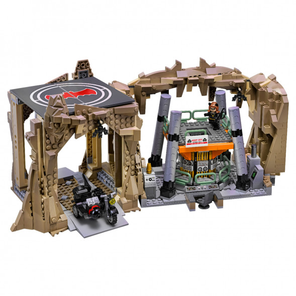 Конструктор LEGO Коллекционные наборы 76052 Логово Бэтмена в Челябинске