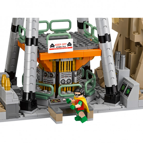 Конструктор LEGO Коллекционные наборы 76052 Логово Бэтмена в Челябинске