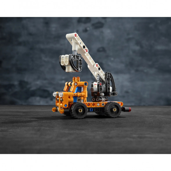 Конструктор LEGO Technic 42088 Ремонтный автокран в Челябинске