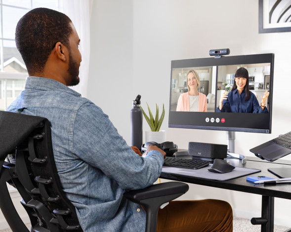 Веб-камера Logitech Brio 500, чёрный в Челябинске