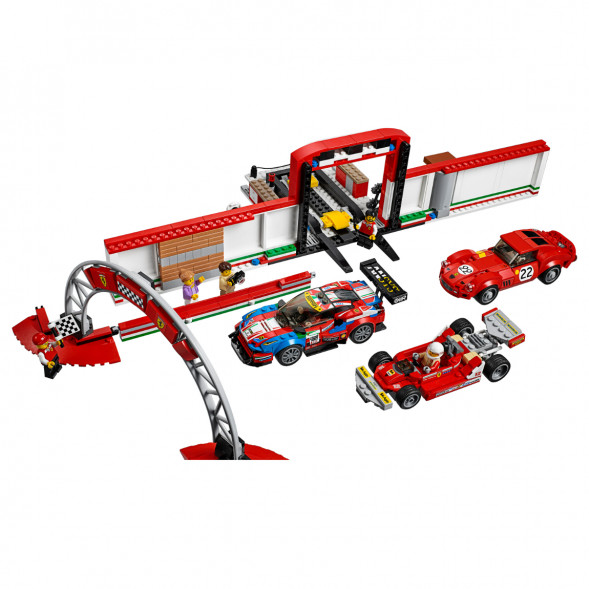 Конструктор LEGO Speed Champions 75889 Гараж Ferrari в Челябинске
