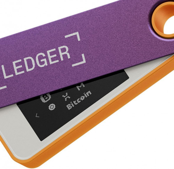 Криптокошелек Ledger Nano S Plus 1 шт., Retro Gaming в Челябинске