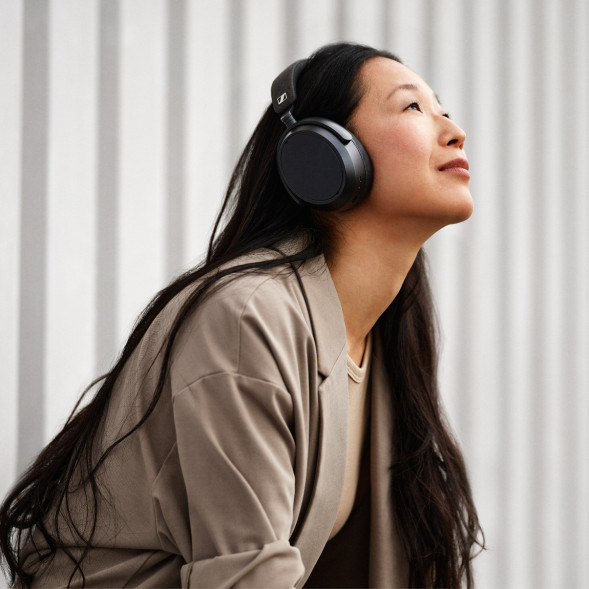 Беспроводные наушники Sennheiser Momentum 4 Wireless, Black в Челябинске