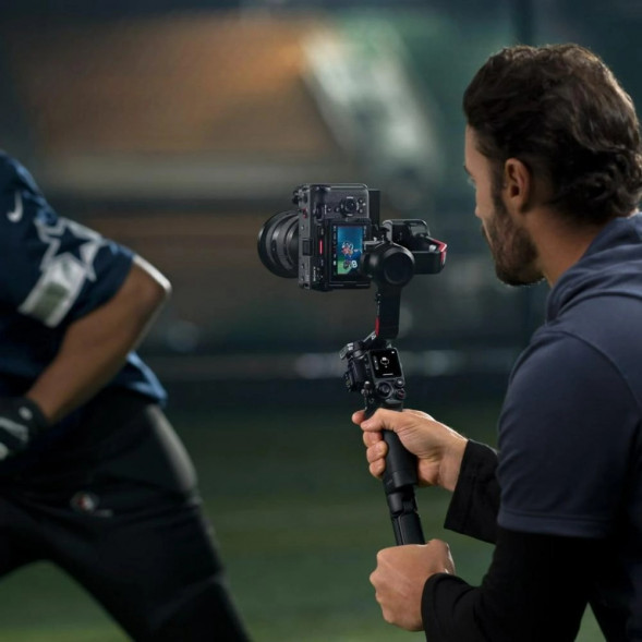 Стабилизатор DJI Ronin RS 4 Combo  в Челябинске