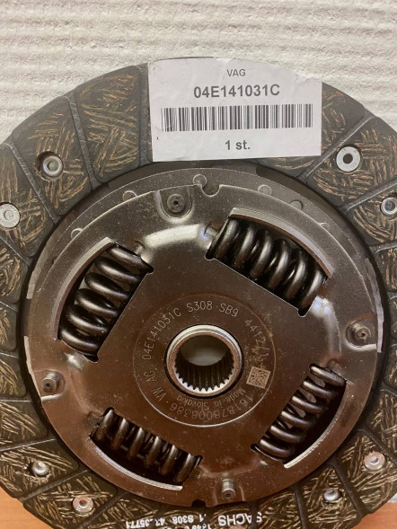 Ведомый диск сцепления VAG 04E141031C в Челябинске